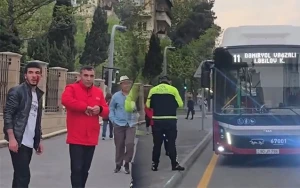 Piyadanı döyən \"BakuBus\" sürücüsü cəzalandırıldı - VİDEO