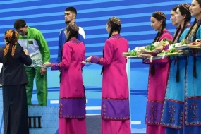 Güləşçilərimiz Türkmənistanda 3 medal qazandı