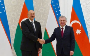 Mirziyoyev İlham Əliyevə zəng etdi