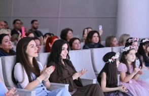Leyla Əliyeva şeirlərinə bəstələnmiş mahnıları dinlədi - FOTOLAR  