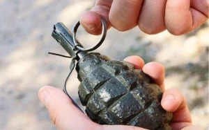 17 yaşlı oğlanın əlində qumbara partladı&nbsp;