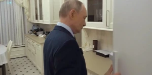 Putin soyuducusunun içini GÖSTƏRDİ - VİDEO