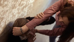 Bakıda qadın estetik əməliyyatlarına pul verməyən keçmiş sevgilisinin başını əzdi