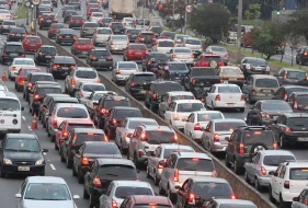 Paytaxtın bu küçələrində sıxlıq var