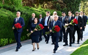 Rəsmilər Fəxri xiyabanda - YENİLƏNİB