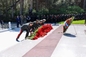 Dövlət Xidmətində Ulu Öndərin xatirəsinə həsr olunan tədbirlər keçirildi