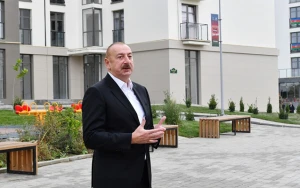 İlham Əliyev Kəngərli sakinləri ilə görüşdü