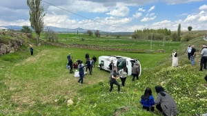 Tələbə avtobusu aşdı -&nbsp;15 nəfər yaralandı