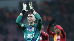 Bu futbolçu Türkiyə&nbsp;tarixinə düşmək üzrədir