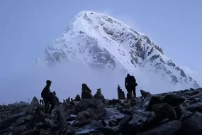 \"Everest\"ə qalxdı - Geriyə döna bilmədi