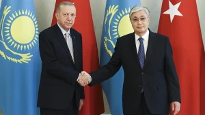 Ərdoğan Tokayevlə müzakirə apardı&nbsp;