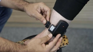 Sabiq vəzifəli şəxsə elektron qolbaq taxıldı