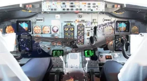 Pilot huşunu itirdi - Təyyarə 10 dəqiqə pilotsuz uçdu