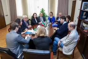 ADU-da İtaliyanın Siena Əcnəbilər Universitetinin nümayəndə heyəti ilə görüş keçirildi - FOTOLAR