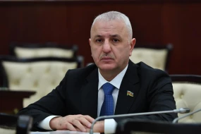 \"Zirvə görüşünün Laçında keçirilməsinin özü bir mesajdır\"