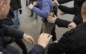 Xəzər Universitetində tələbə bıçaqlandı: Vəziyyəti ağırdır - Yenilənib
