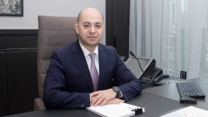 Vüsal Aslanov Aparat rəhbərini işdən çıxardı - FOTO