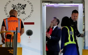 “Qapıların bağlı olduğundan əmin olun\" - Trampdan Makrona tövsiyə