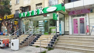 Bakıda məşhur aptek baha satışa görə cəzalandı