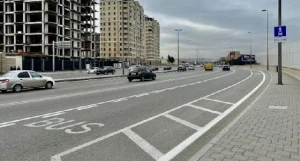 Bakının mərkəzində problemli yol - Qəza riski artır