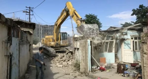 Bakının mərkəzində söküntü: Sakinlər narazıdır - VİDEO