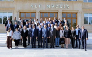 104 yaşlı cavan... və uşaqların nəşr etdiyi qəzet - Fotolar