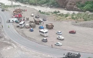 Türkiyədə hərbçiləri daşıyan avtobus aşdı - 12 yaralı