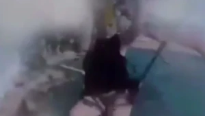 Panikaya düşüb, təhlükəsizlik kəmərini açdı - VİDEO