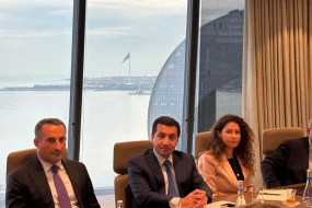Hikmət Hacıyev bu ölkələrin nümayəndələri ilə görüşdü