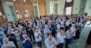 Azərbaycanda bayram namazı qılındı