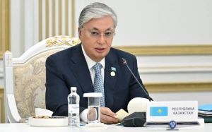 Qazaxıstan Prezidenti müdafiə və nəqliyyat nazirlərini vəzifədən azad etdi