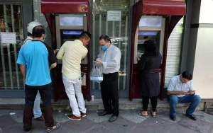 İranda bankomatlar fəaliyyətini dayandırdı