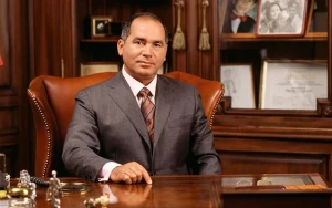 Fərhad Əhmədovdan milyonlarla rüşvət alan Fransa vətəndaşı məhkəmə qarşısında
