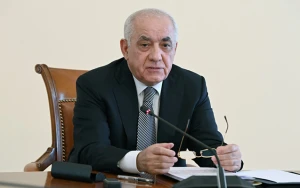 Əli Əsədov iclas keçirdi - FOTO