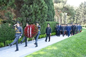 Müdafiə naziri Fəxri Xiyabanda və Zəfər parkında - FOTOLAR