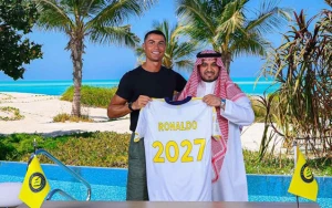 Ronaldo bu klubla yeni müqavilə imzaladı - RƏSMİ