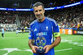 Futbol əfsanəsi favoritlərini AÇIQLADI