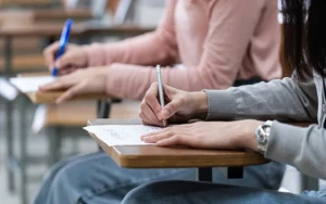 Bir nəfər imtahandan çıxarıldı