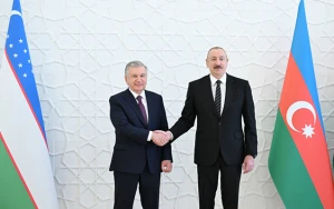 Prezidentlər iclasda iştirak edirlər