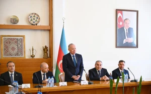 Yeni hakimlər kollektivə təqdim olundular