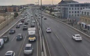 İki əsas prospektdə tıxac var