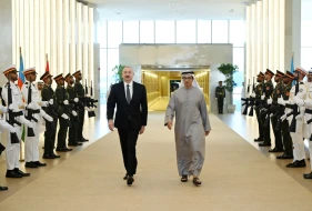 Prezident Birləşmiş Ərəb Əmirliklərində işgüzar səfərdədir