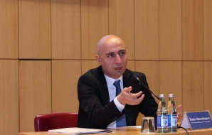 \"Bu gün rus bölmələrinin bağlanması gündəmdə deyil\" - RƏSMİ