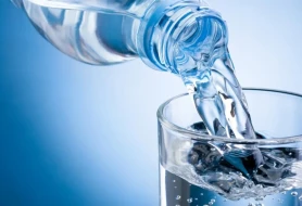 Kimlərə mineral su içmək olmaz? -Mütəxəssis danışdı