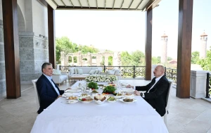 İlham Əliyev Berdiməhəmmədovla Şuşada naharda - FOTOLAR