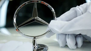 Mercedes-Benz 223.000 avtomobili geri çağırır