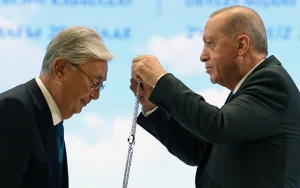 Ərdoğan Tokayevi təltif edildi&nbsp;