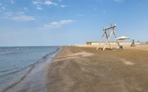 Xəzər sahilinə tullantı atan 55 nəfər cərimələndi