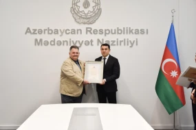 Ayaz Salayevə Mədəniyyət Nazirliyindən Fəxri diplom - FOTO