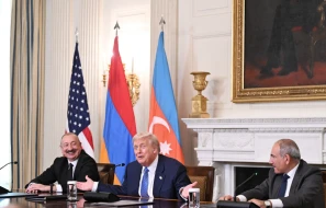 Prezidentin Trampla görüşündən UNİKAL KADRLAR